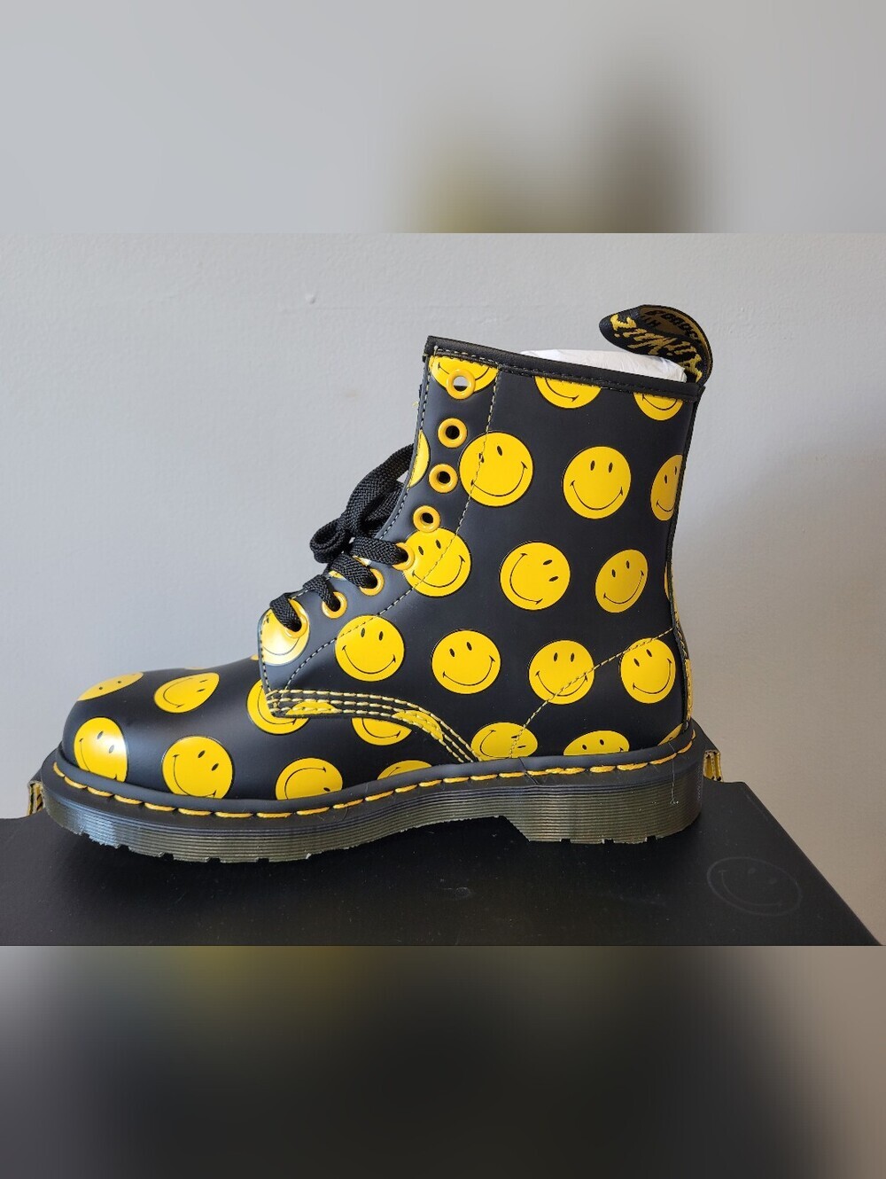 Dr. Martens x Smiley 1460 8-Eye Smooth Leather Lace-Up Boots, BNIB, Size 8 - Picture 6 of 12